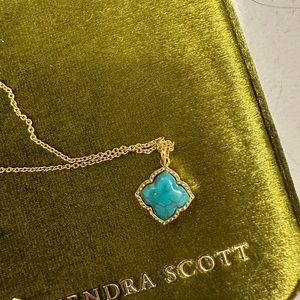 Kendra Scott Blue Turquoise’s Mallory gold pendant